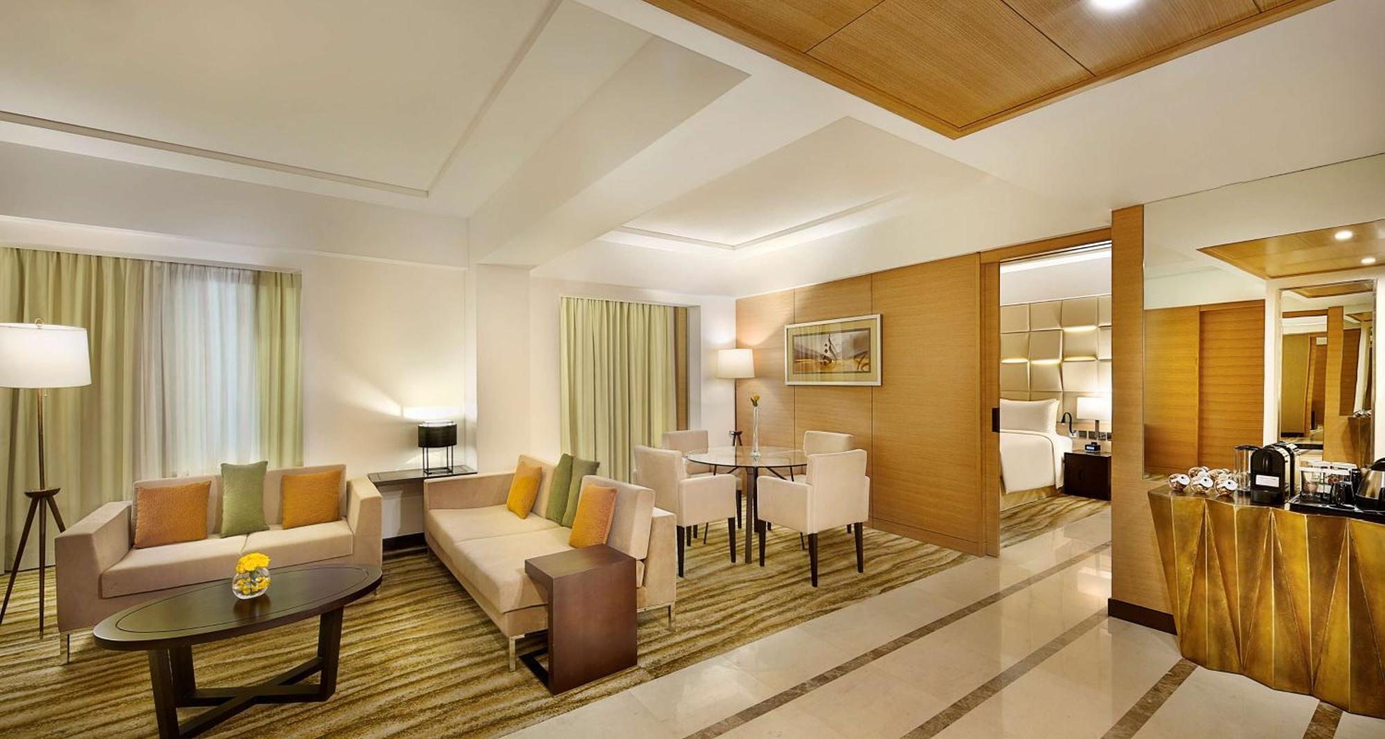 Doubletree By Hilton Hotel Riyadh - Al Muroj Business Gate Kültér fotó