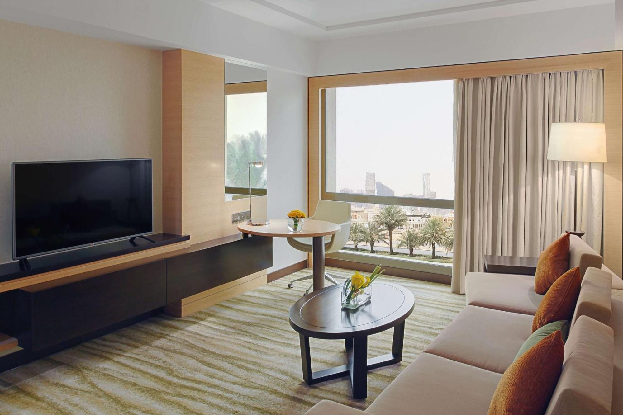 Doubletree By Hilton Hotel Riyadh - Al Muroj Business Gate Kültér fotó
