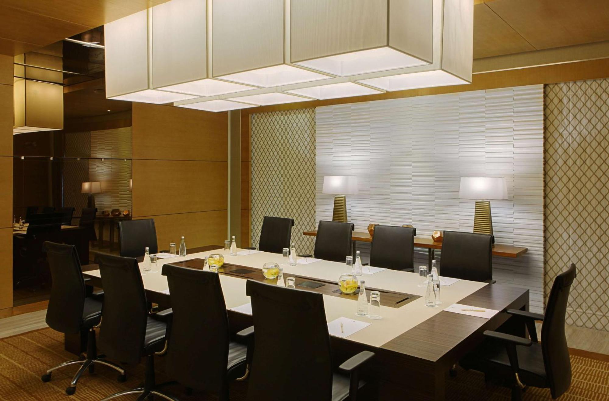 Doubletree By Hilton Hotel Riyadh - Al Muroj Business Gate Kültér fotó