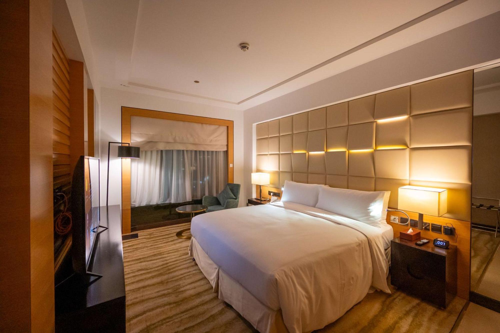 Doubletree By Hilton Hotel Riyadh - Al Muroj Business Gate Kültér fotó