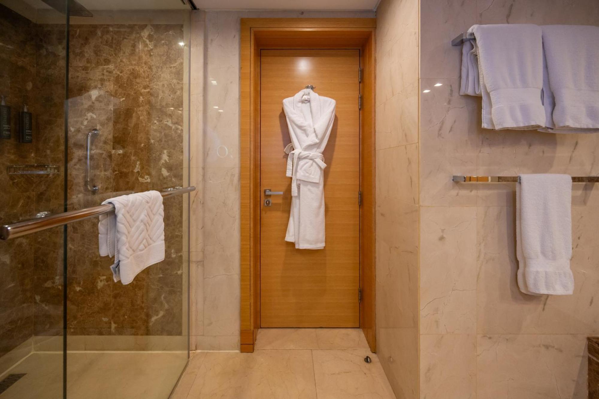 Doubletree By Hilton Hotel Riyadh - Al Muroj Business Gate Kültér fotó