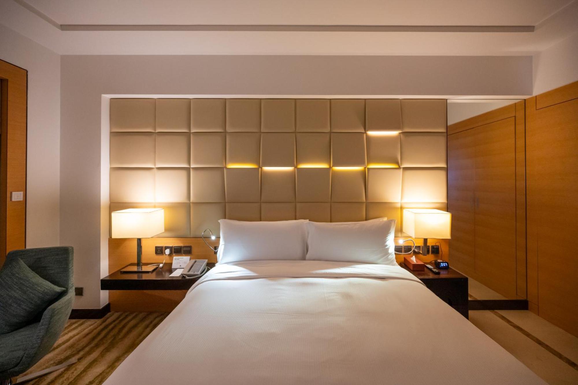 Doubletree By Hilton Hotel Riyadh - Al Muroj Business Gate Kültér fotó