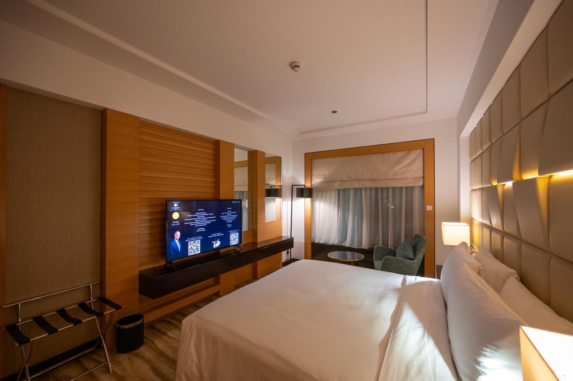 Doubletree By Hilton Hotel Riyadh - Al Muroj Business Gate Kültér fotó