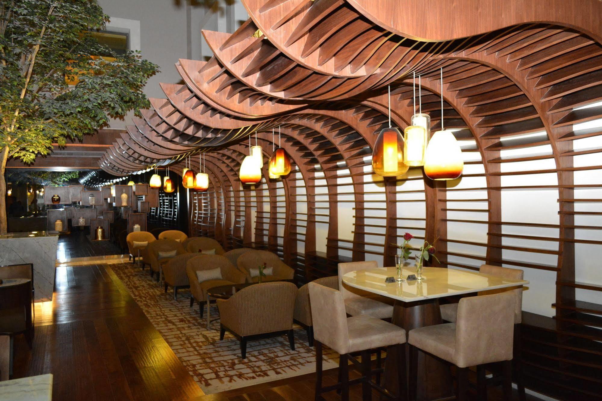 Doubletree By Hilton Hotel Riyadh - Al Muroj Business Gate Kültér fotó